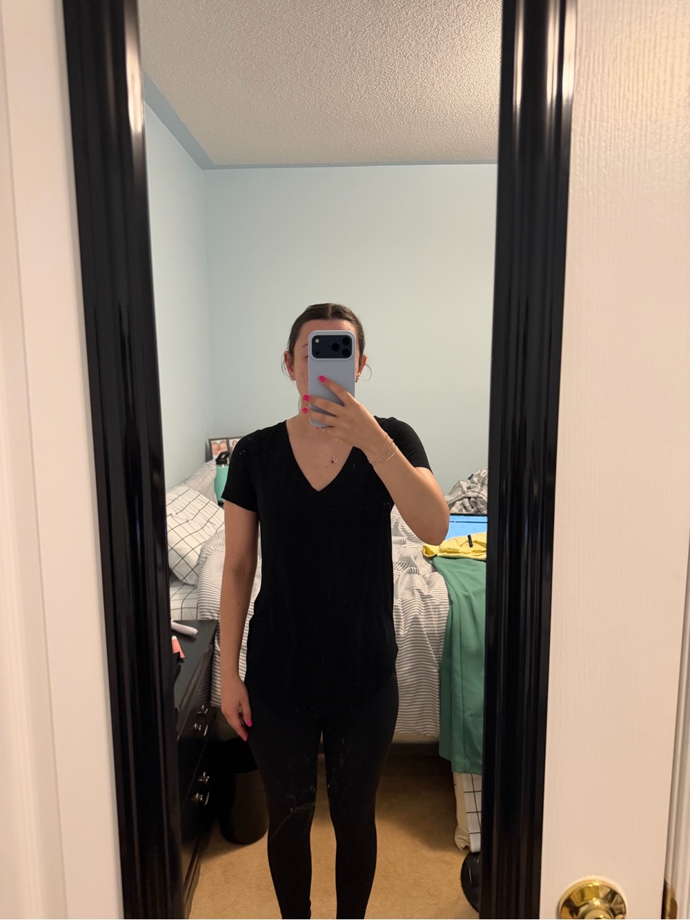 Dynamite Black V-Neck Short Sleeve Women's Top